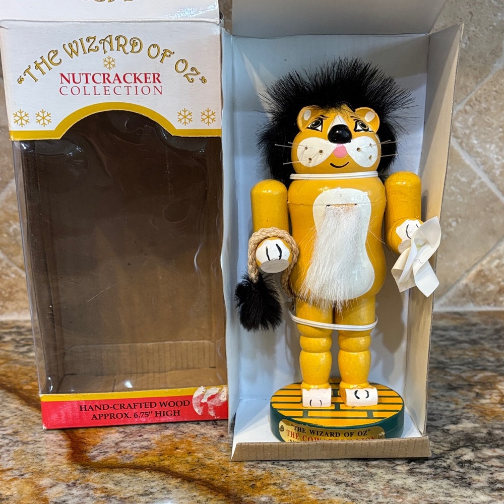 Kurt S. Adler The Wizard of Oz Lion Nutcracker Original Packaging